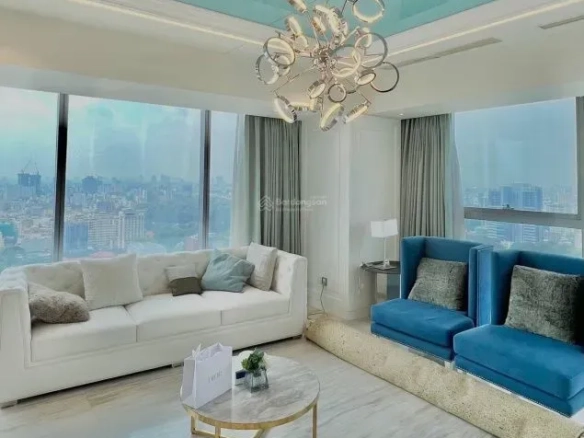 Cho thuê: 2-Bedroom Apartment at Vincom Center Dong Khoi, 165m2 with Notre-Dame Cathedral View